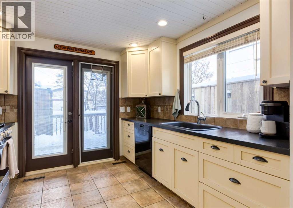 Single Family House for Sale in B  Avenue NE Tuxedo Park Calgary 