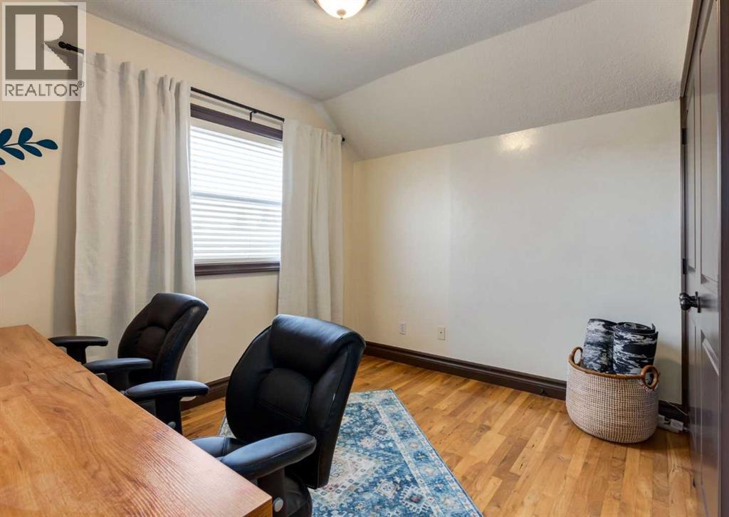 Single Family House for Sale in B  Avenue NE Tuxedo Park Calgary 