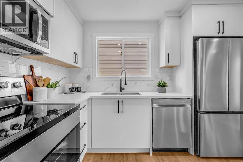 Single Family House 4 Level for Sale in   Avenue NE Pineridge Calgary 