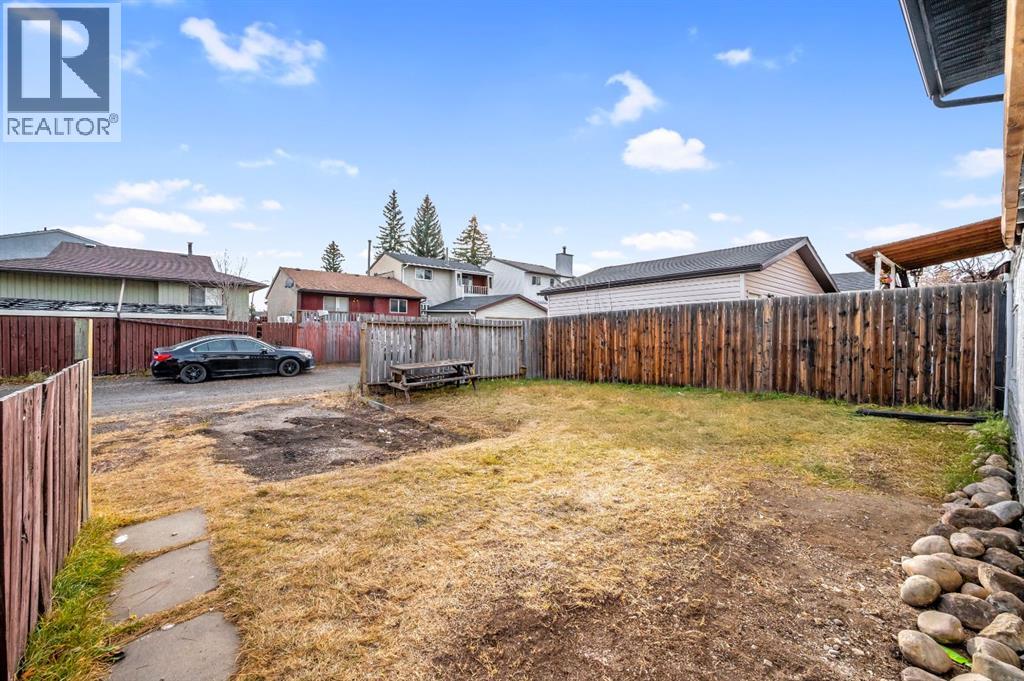 Single Family House 4 Level for Sale in   Avenue NE Pineridge Calgary 