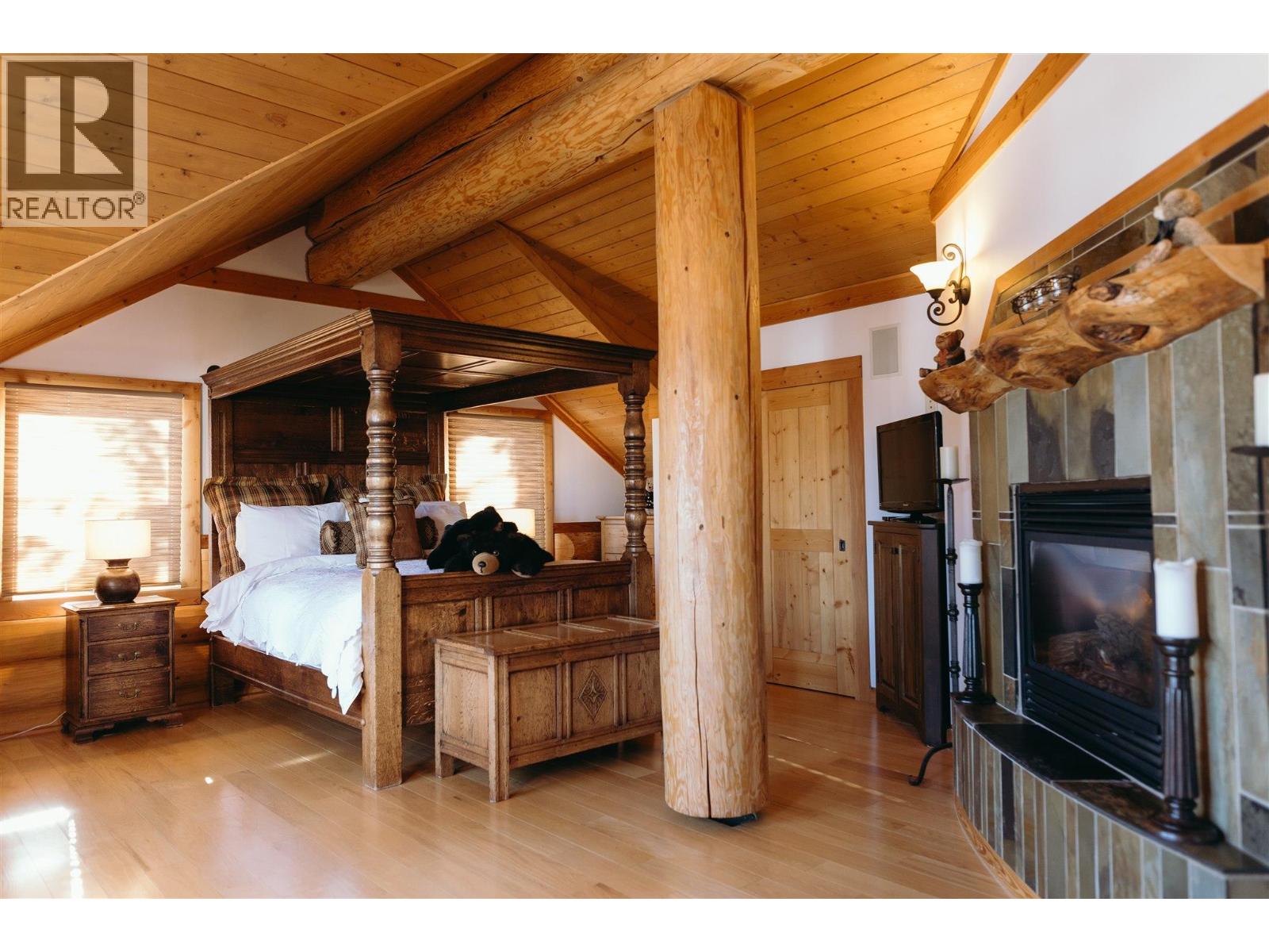  1595 COLUMBIA VALLEY VEIW Drive, Golden