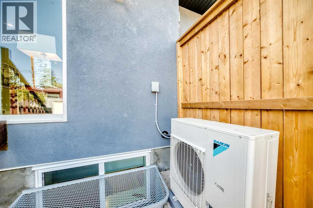 Single Family House for Sale in   Avenue NE Tuxedo Park Calgary 