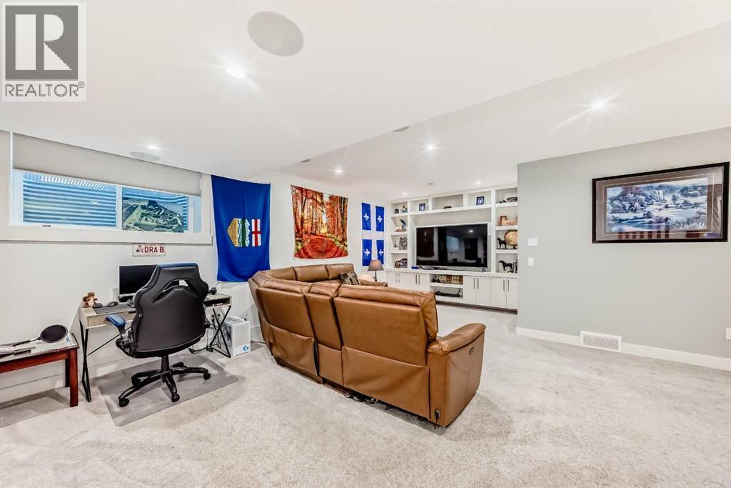 Single Family House for Sale in   Avenue NE Tuxedo Park Calgary 