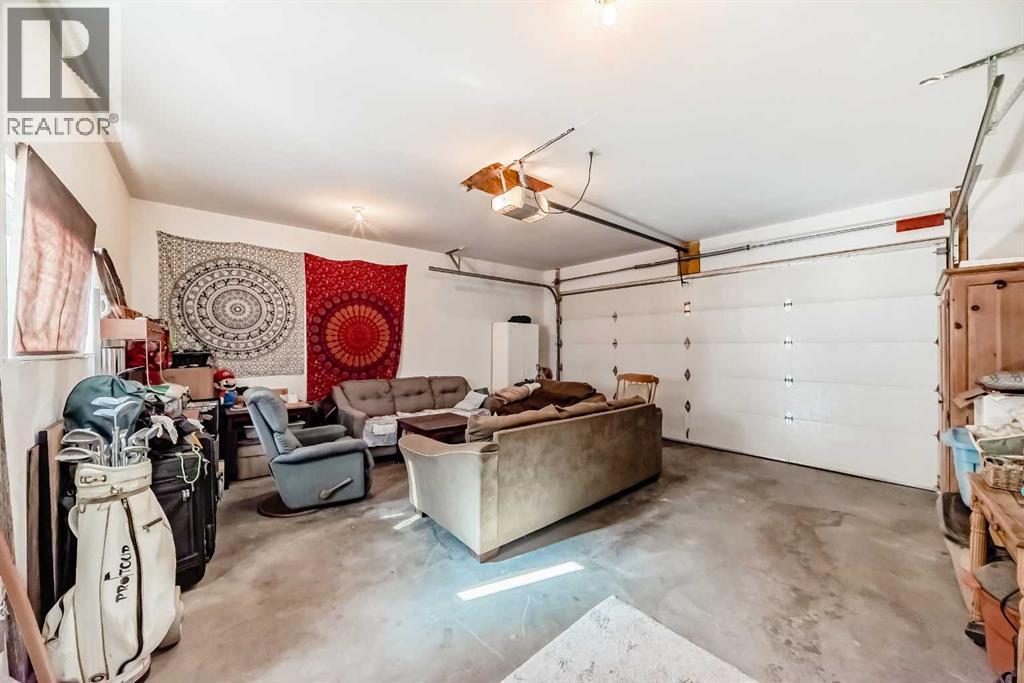 Single Family House for Sale in   Avenue NE Tuxedo Park Calgary 