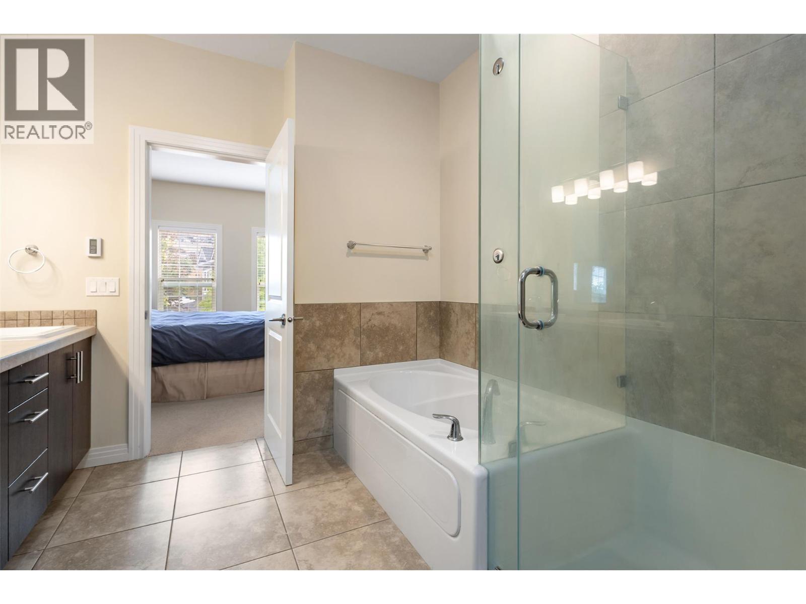 6 328 Providence Avenue, Kelowna