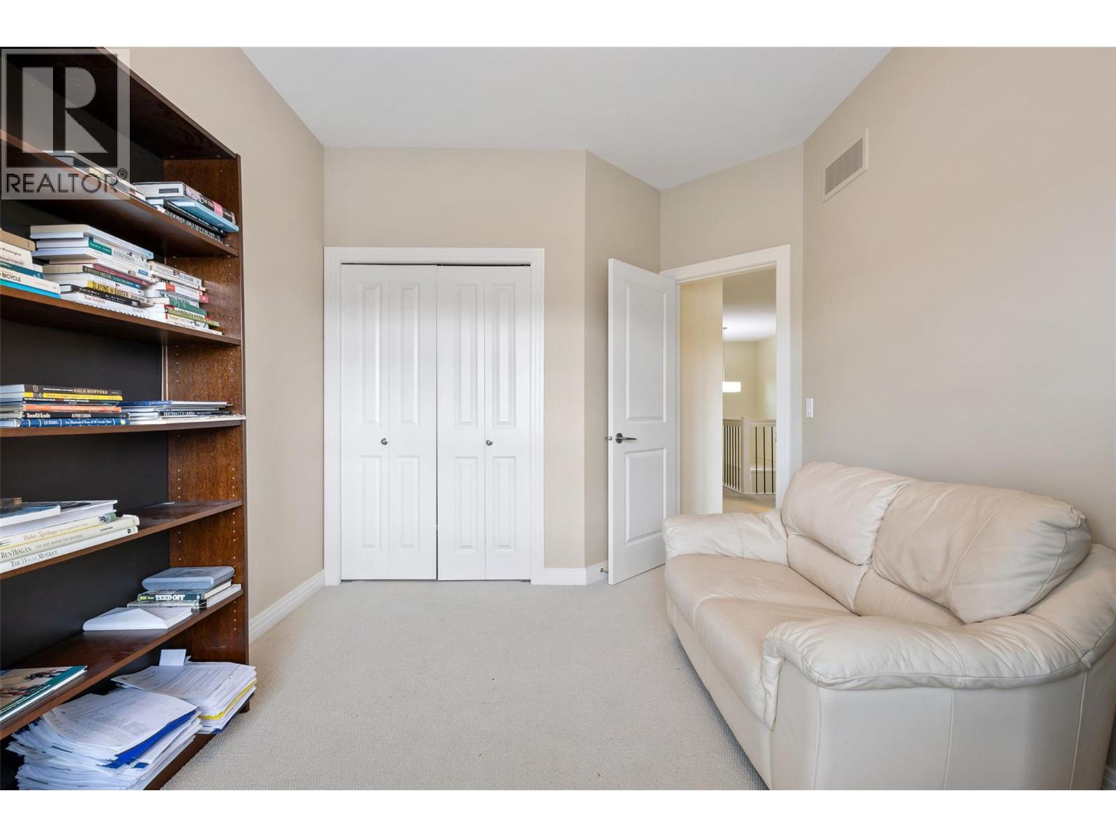 6 328 Providence Avenue, Kelowna