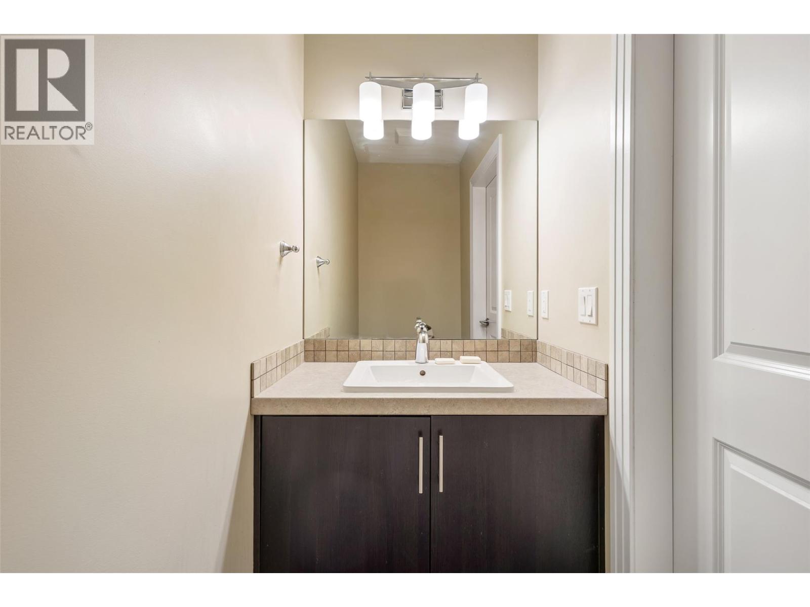 6 328 Providence Avenue, Kelowna