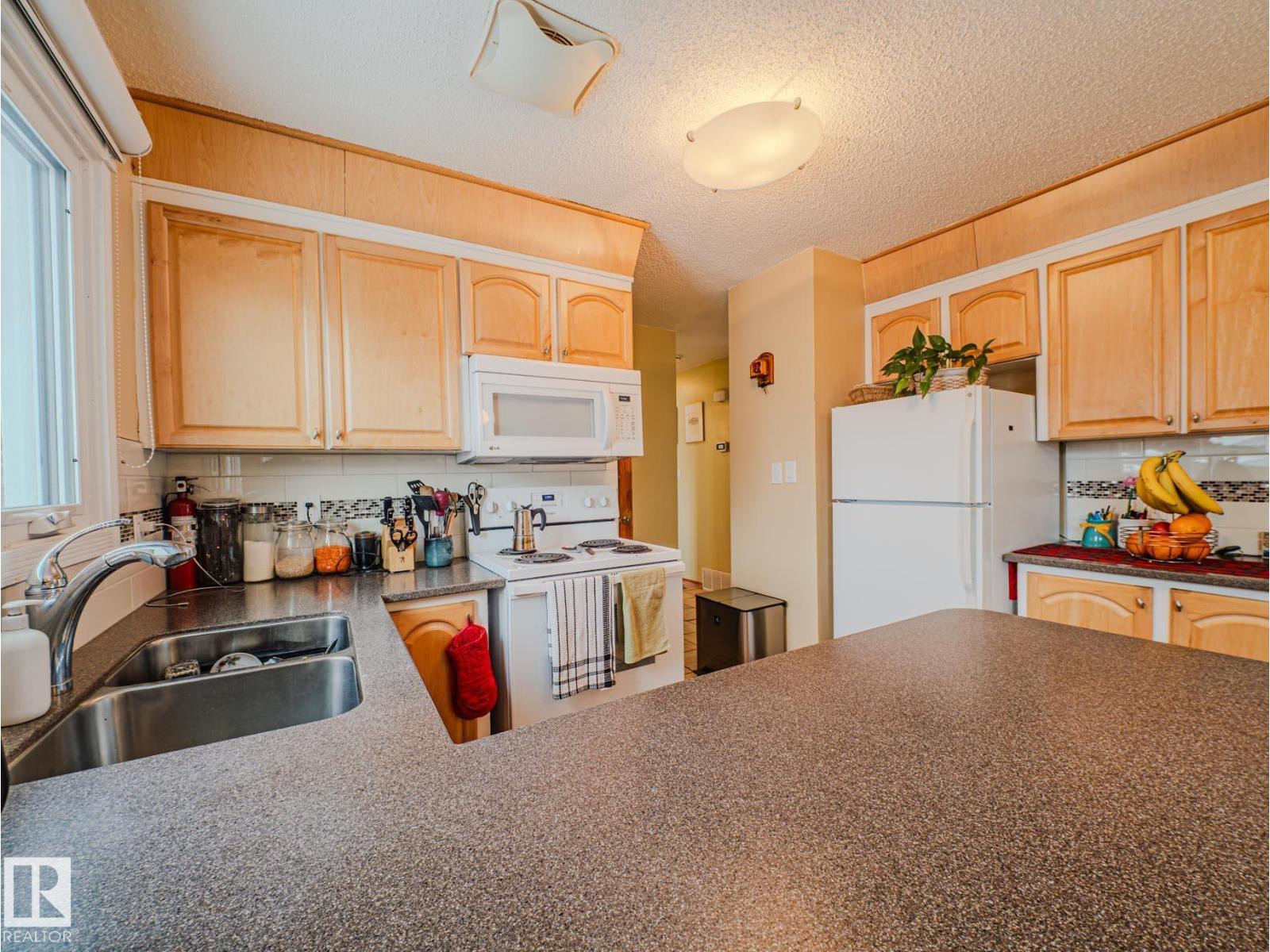 15212 60 ST NW, Edmonton