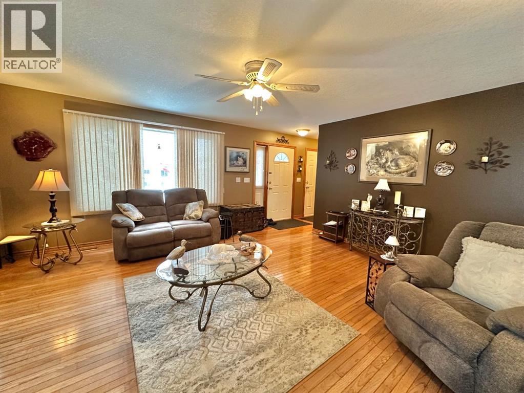 10205 103 Avenue, Lac La Biche