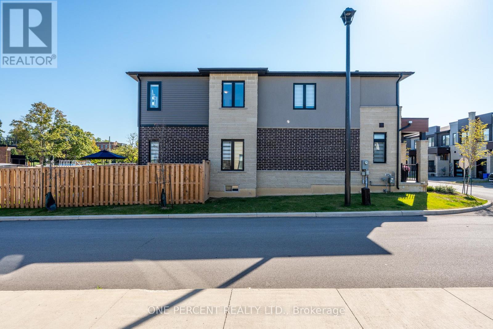 Single Family House for Sale in  SOUTHAM LANE Hamilton (Mountview) 