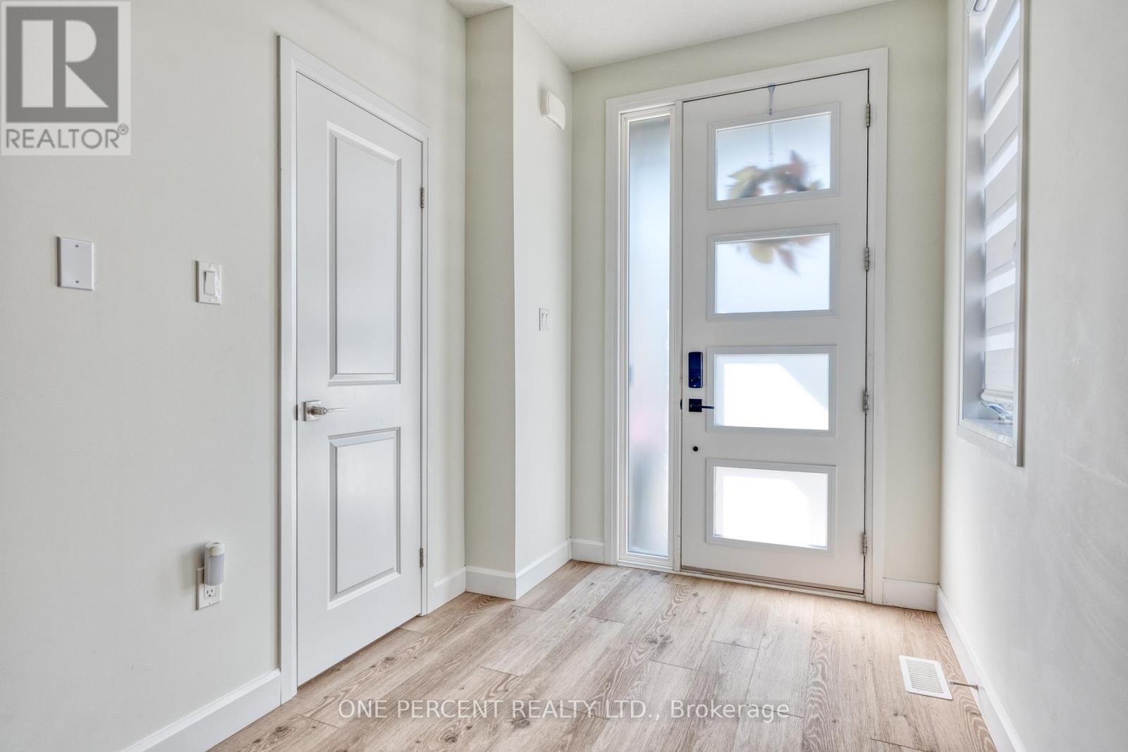 Single Family House for Sale in  SOUTHAM LANE Hamilton (Mountview) 