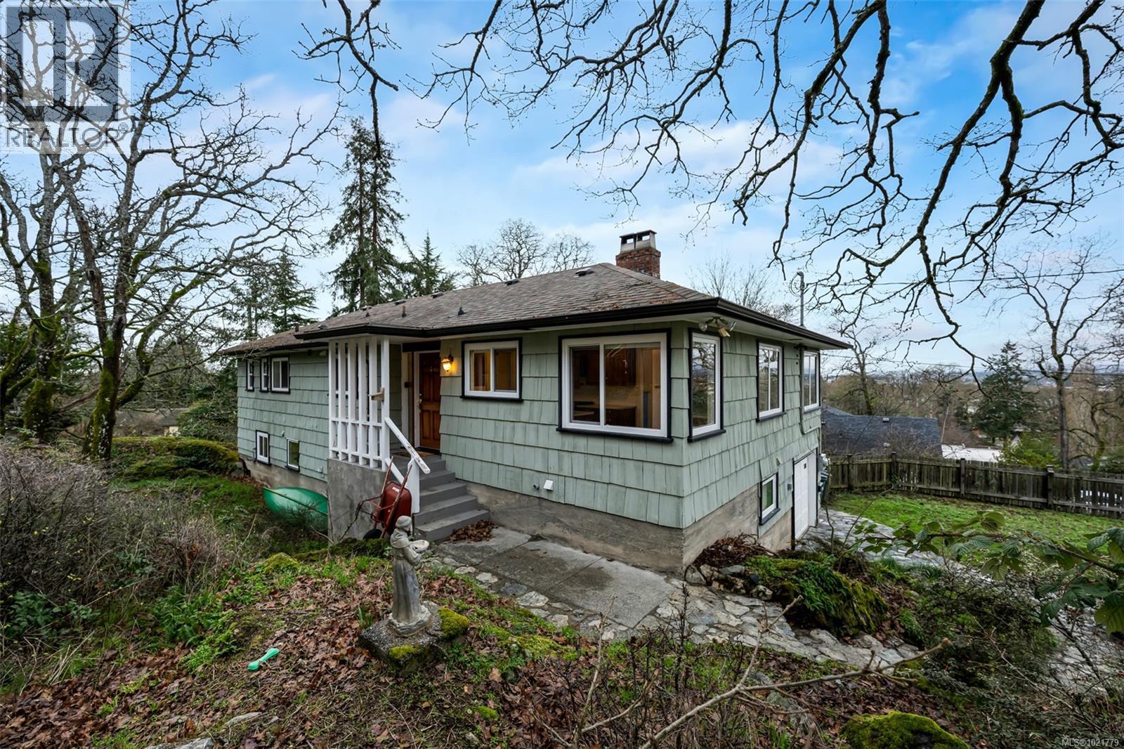  1181 Clovelly Terrace, Saanich