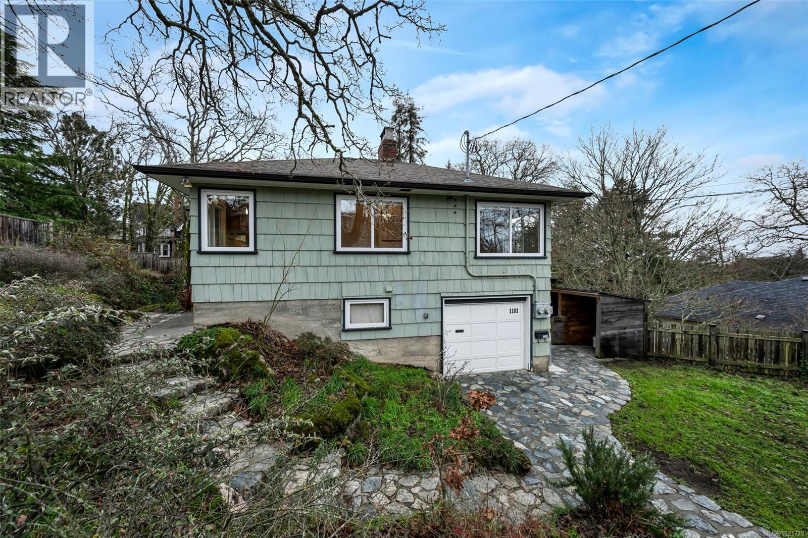  1181 Clovelly Terrace, Saanich