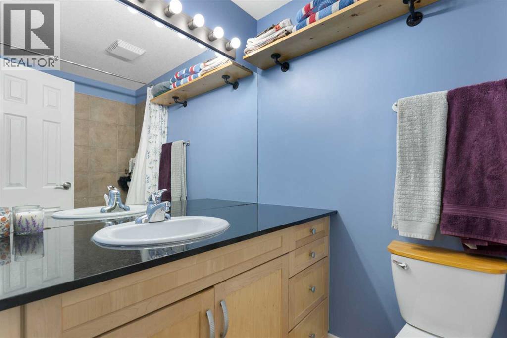 Single Family House for Sale in    Street SW Canyon Meadows Calgary 