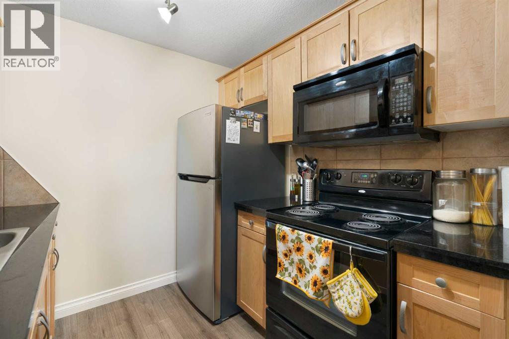 Single Family House for Sale in    Street SW Canyon Meadows Calgary 