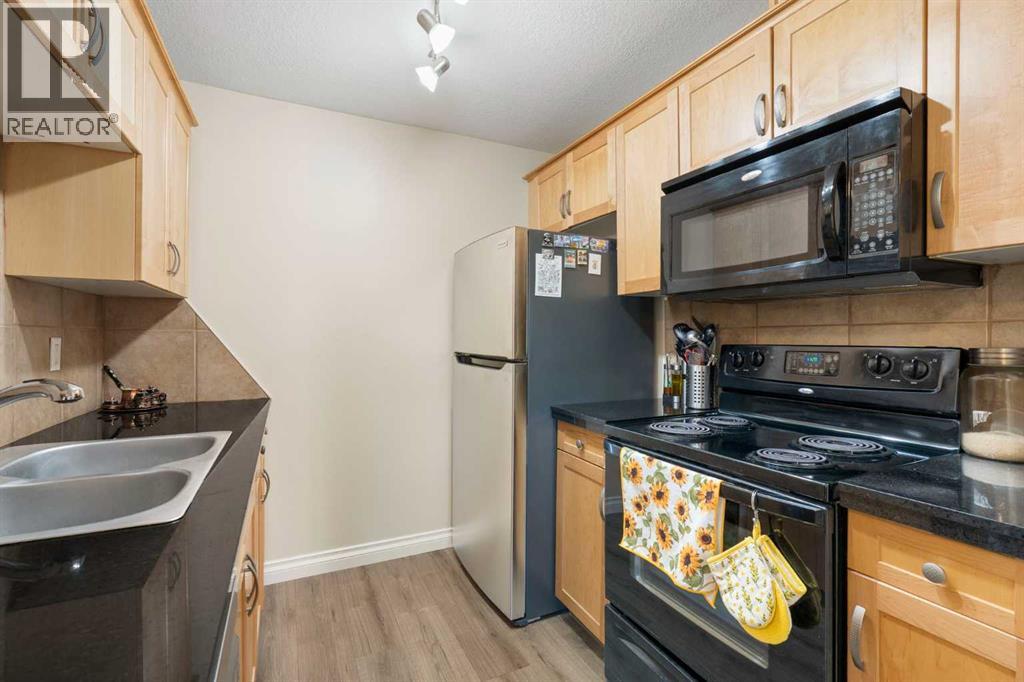 Single Family House for Sale in    Street SW Canyon Meadows Calgary 