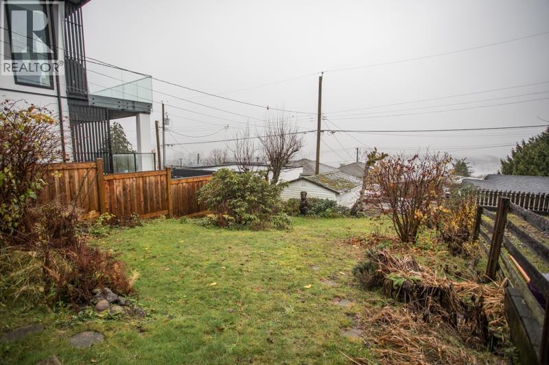 11 HYTHE AVENUE, Burnaby