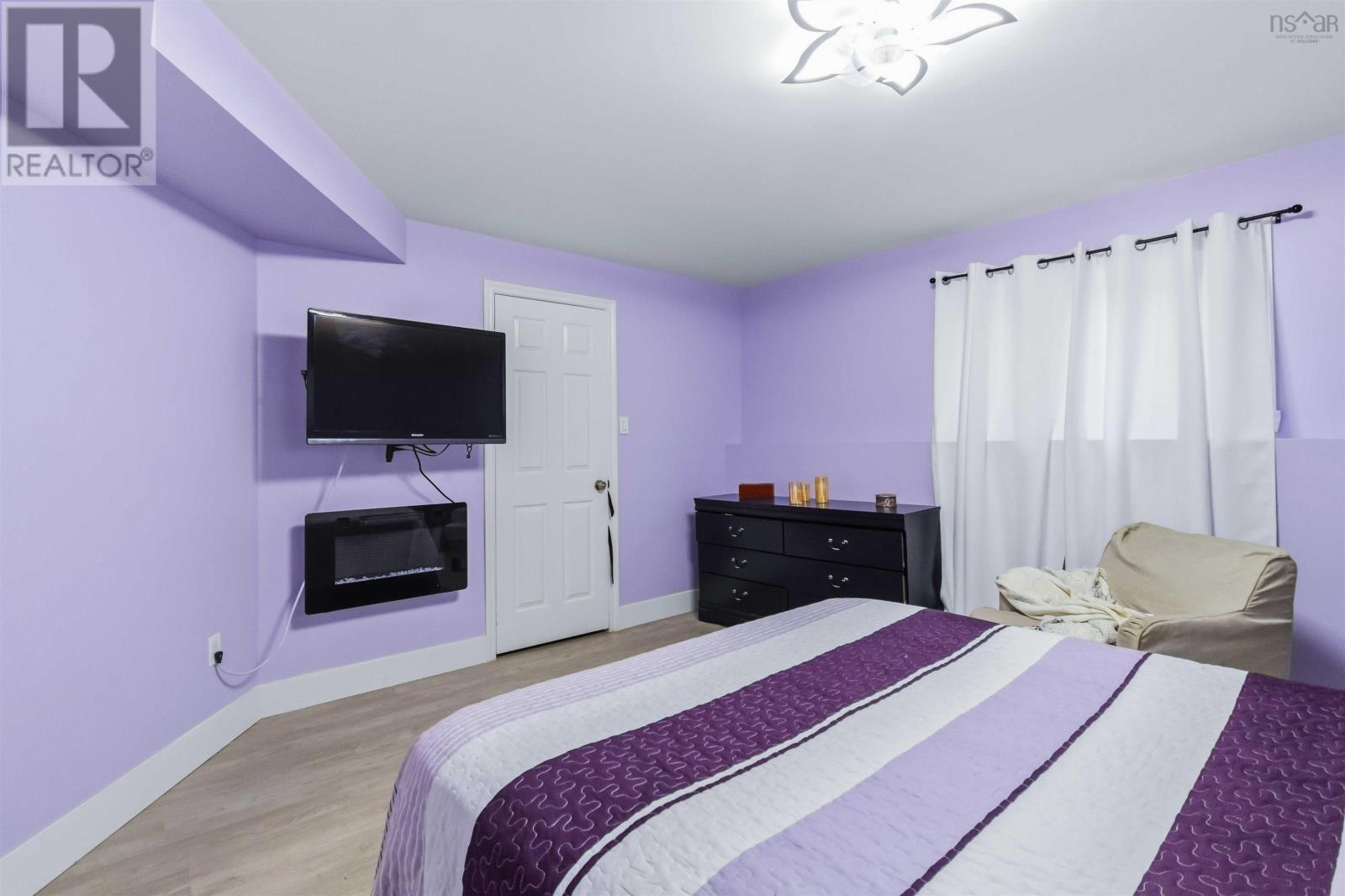 Property 17 of 21 of 10 Thorncrest Court