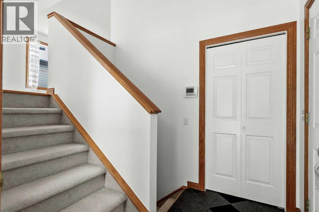 Single Family House Bi-level for Sale in  Scurfield Drive NW Scenic Acres Calgary 