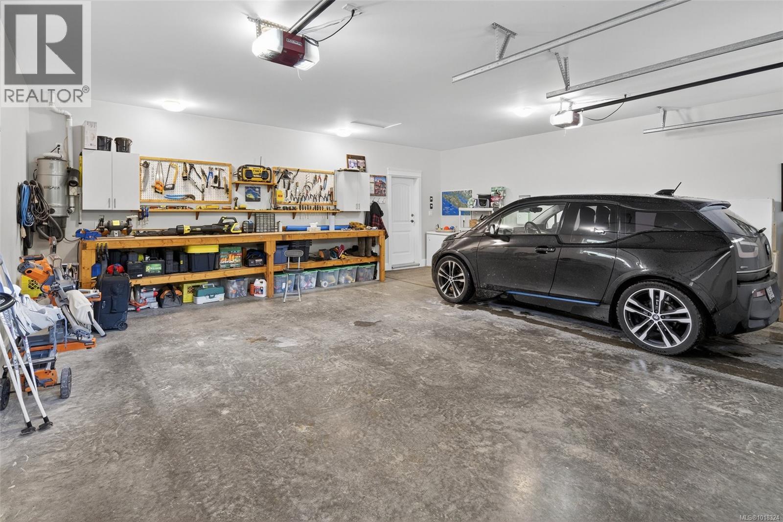 2851 Whiskey Point Rd, Mill Bay