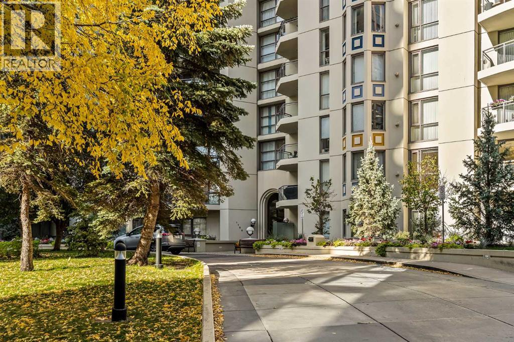 Single Family House for Sale in    Avenue SW Downtown West End Calgary 