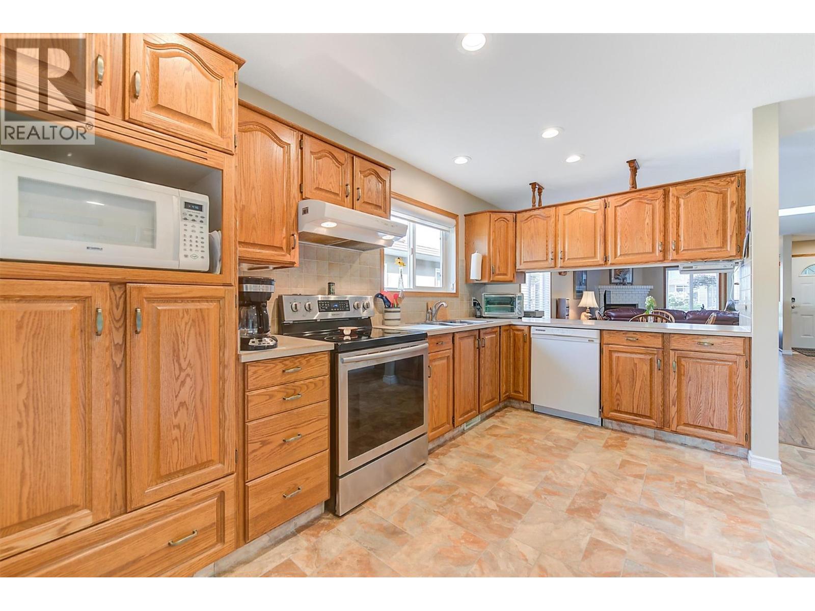 125 4035 Gellatly Road South, West Kelowna