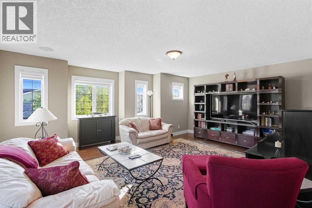 Single Family House for Sale in  Evergreen Mount SW Evergreen Calgary 