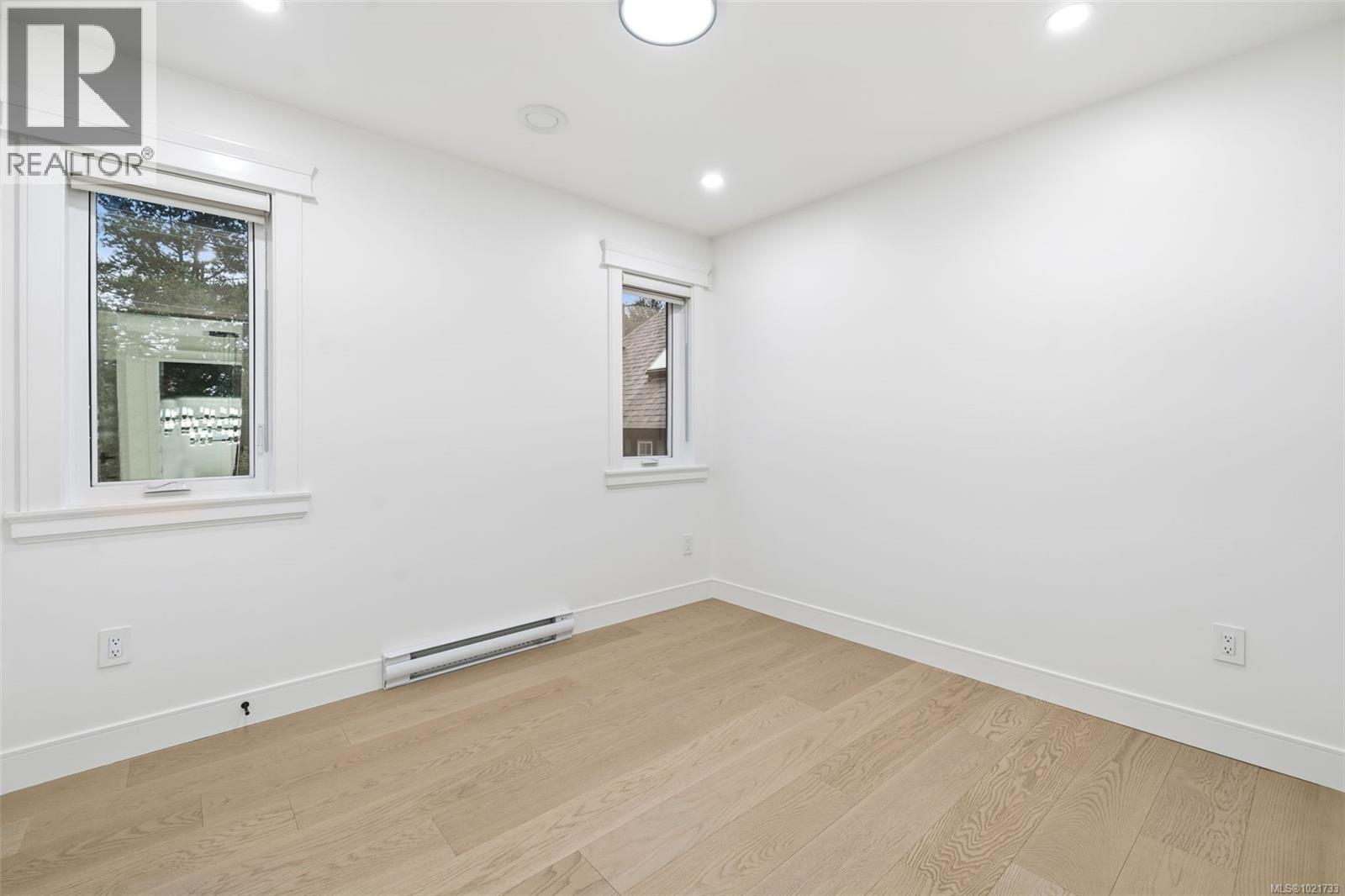  669 Canterbury Road, Saanich