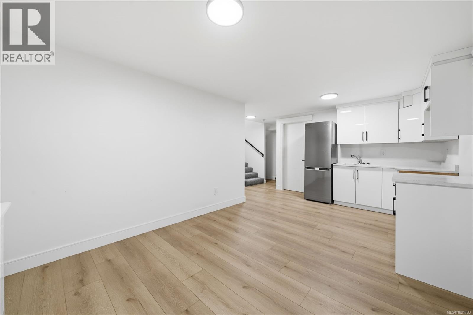  669 Canterbury Road, Saanich