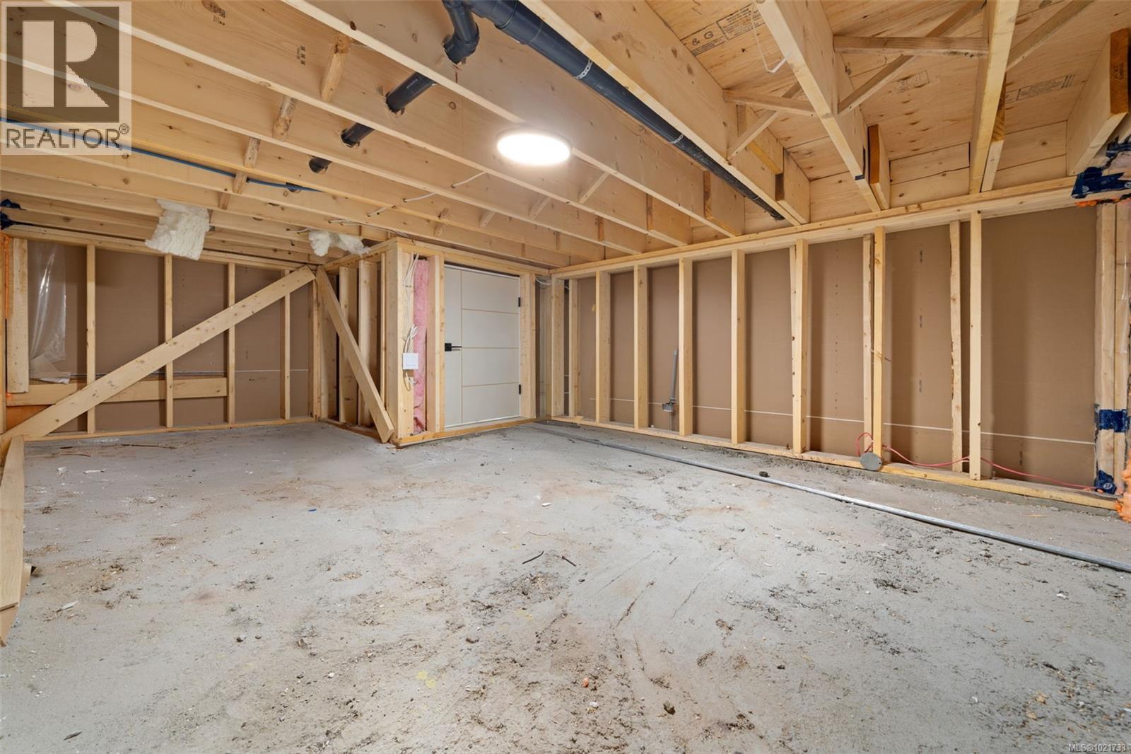  669 Canterbury Road, Saanich