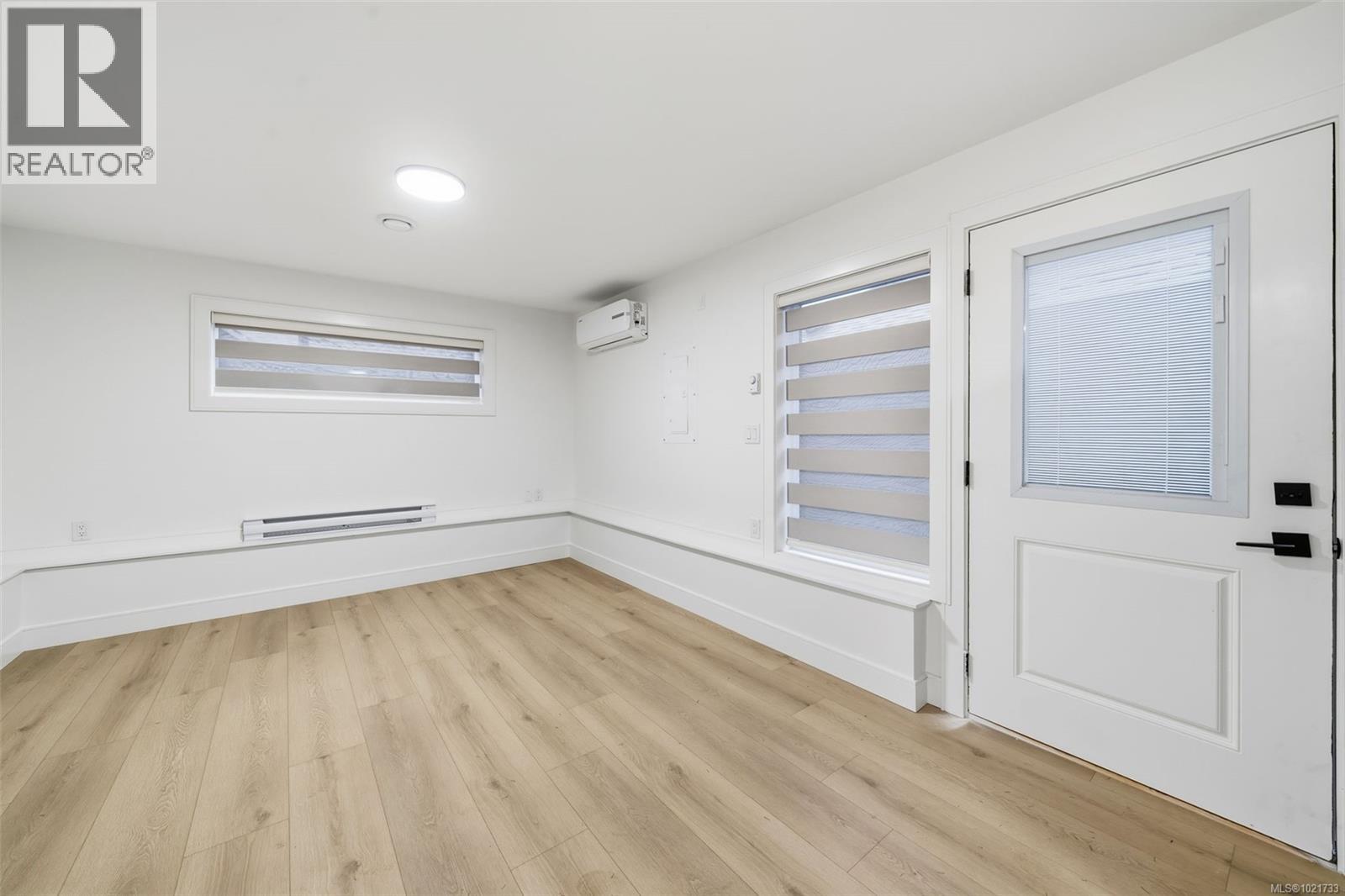  669 Canterbury Road, Saanich