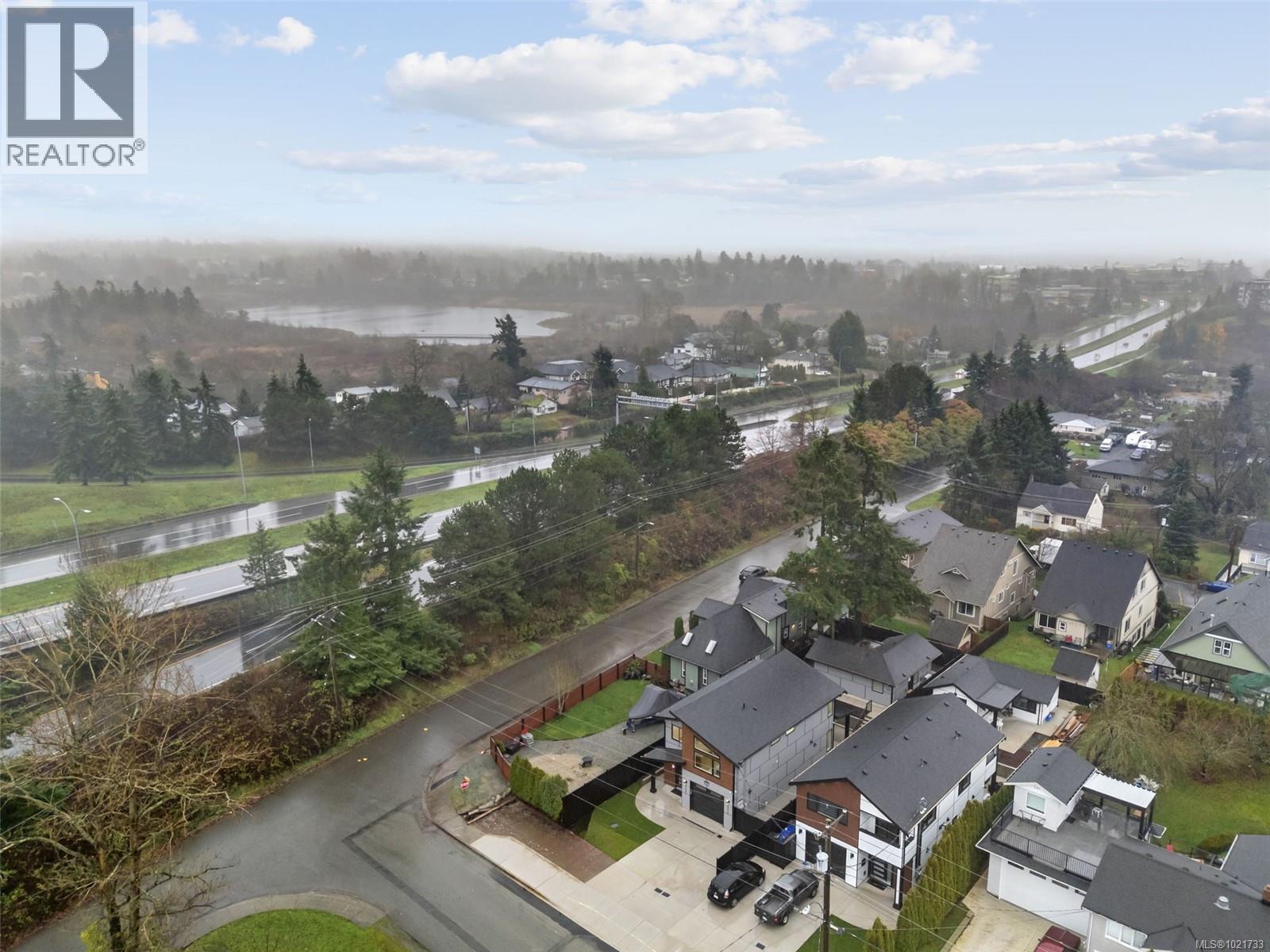  669 Canterbury Road, Saanich