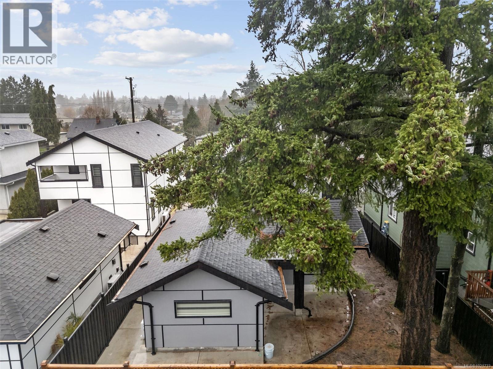  669 Canterbury Road, Saanich