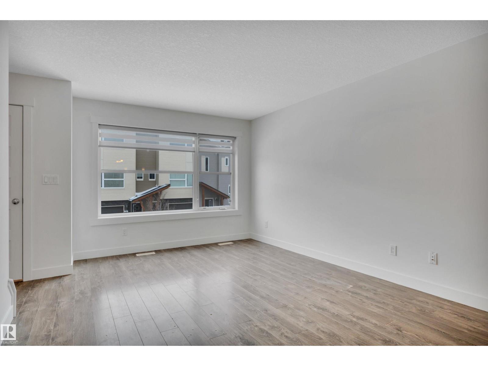 #197 401 SOUTHFORK DR, Leduc