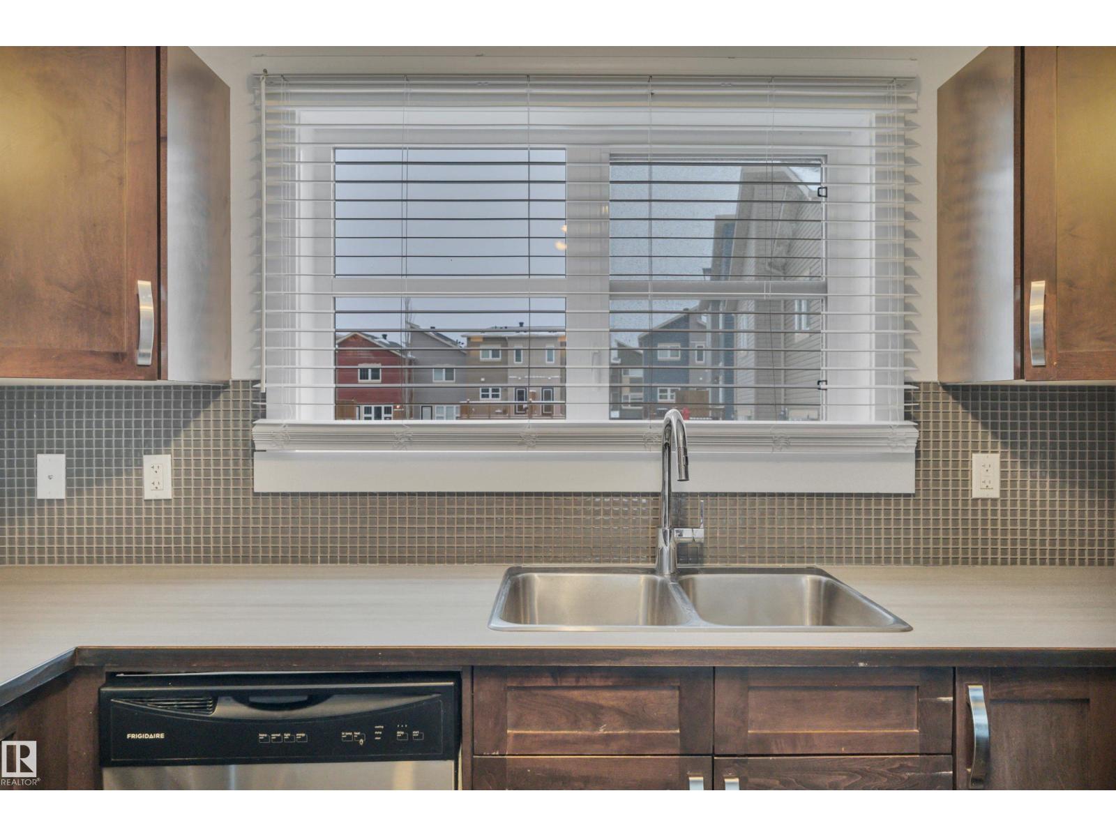 #197 401 SOUTHFORK DR, Leduc