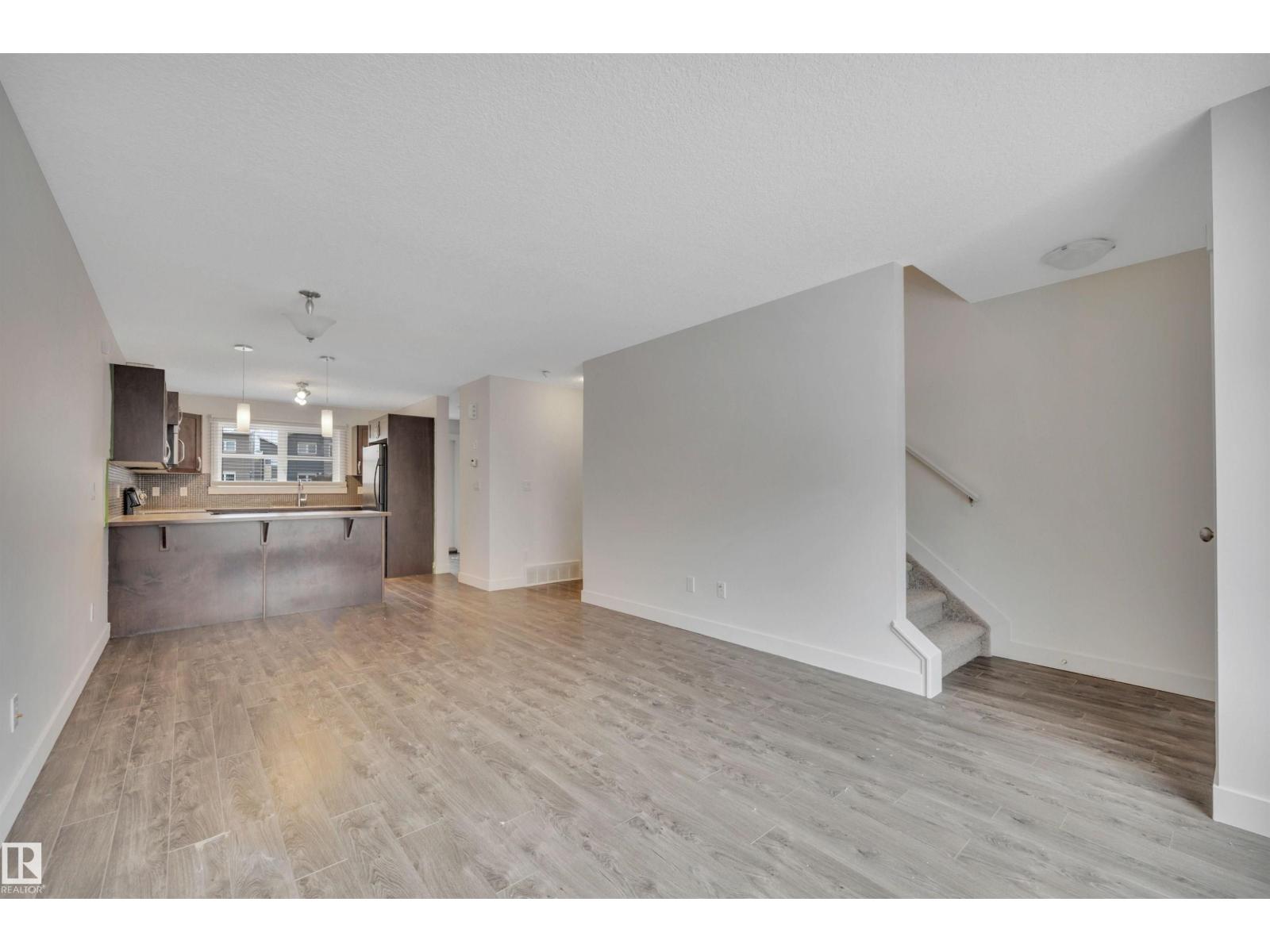 #197 401 SOUTHFORK DR, Leduc