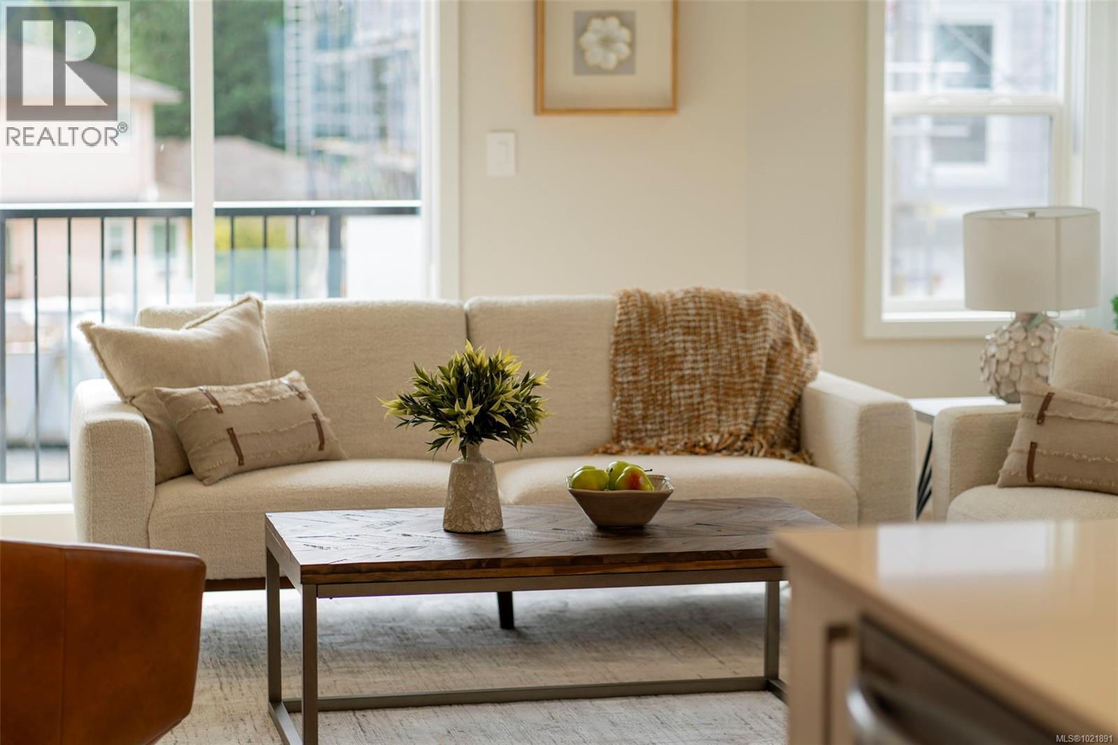 1063 Arcadiawood Lane, Langford