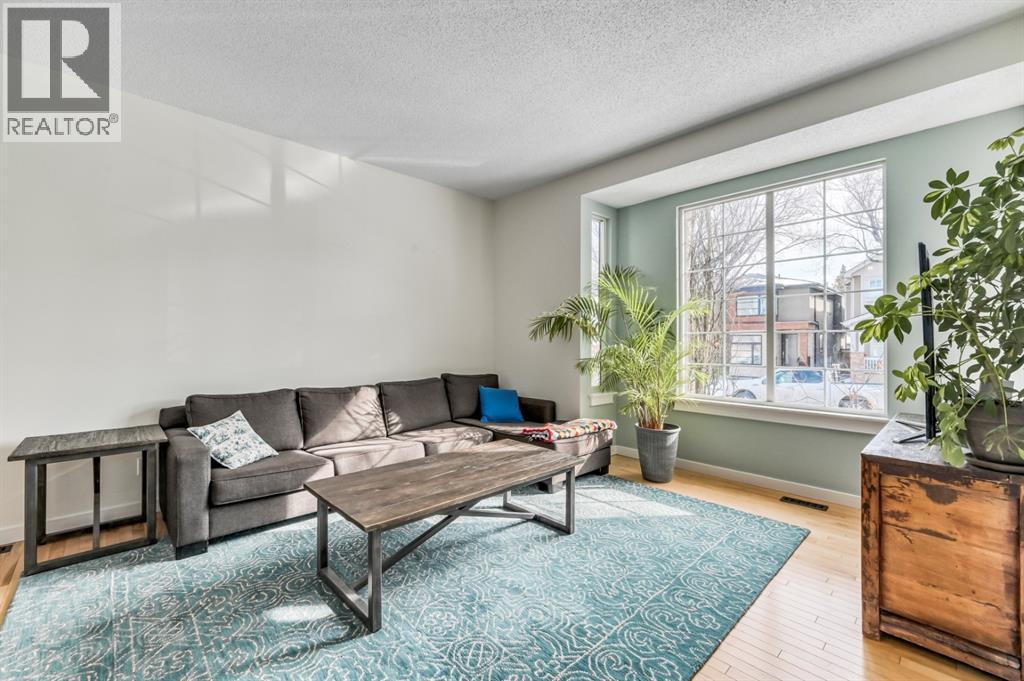 Single Family House for Sale in   Avenue NW Mount Pleasant Calgary 