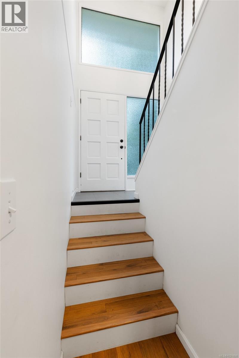  492 Meredith Crescent, Saanich