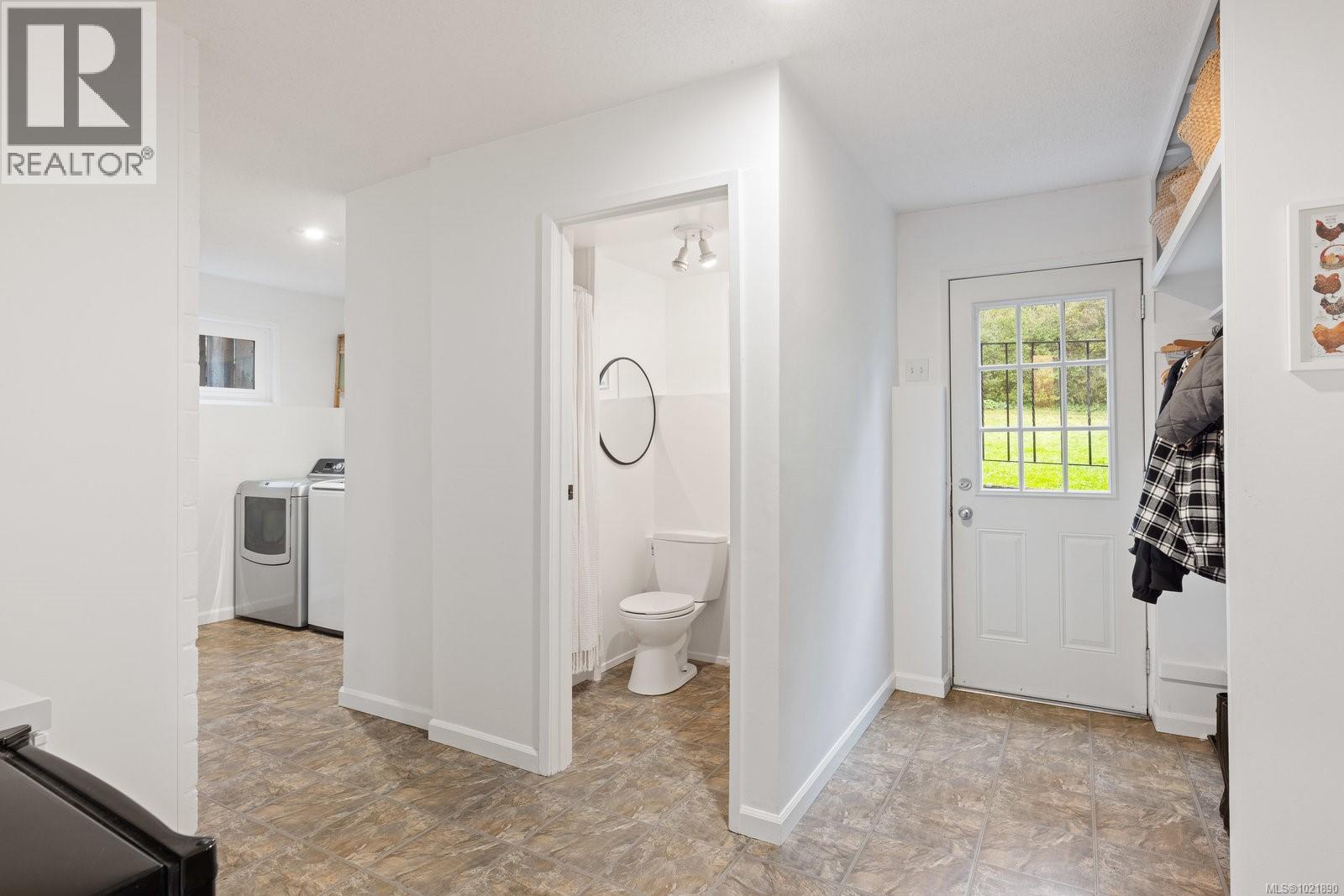  492 Meredith Crescent, Saanich