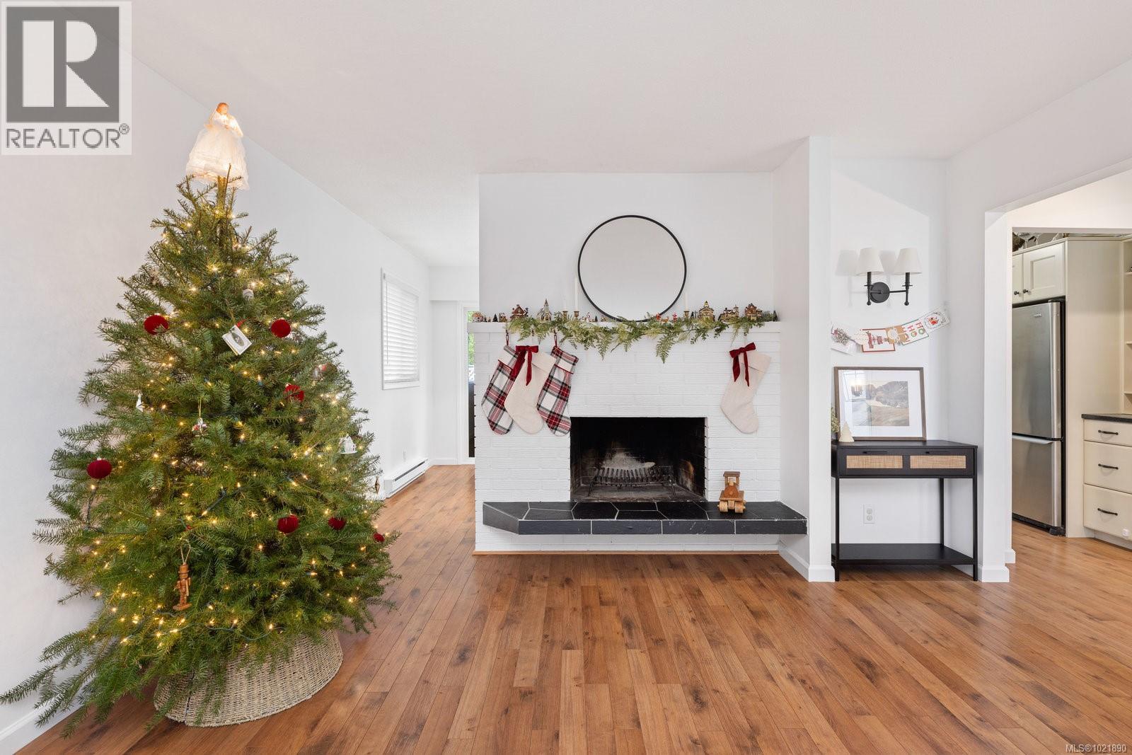  492 Meredith Crescent, Saanich