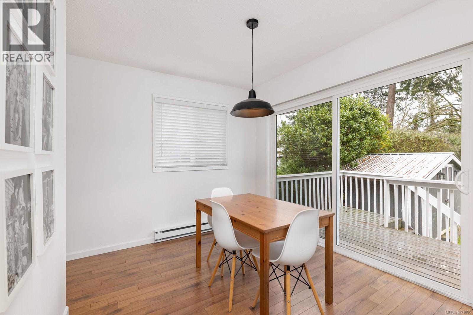  492 Meredith Crescent, Saanich