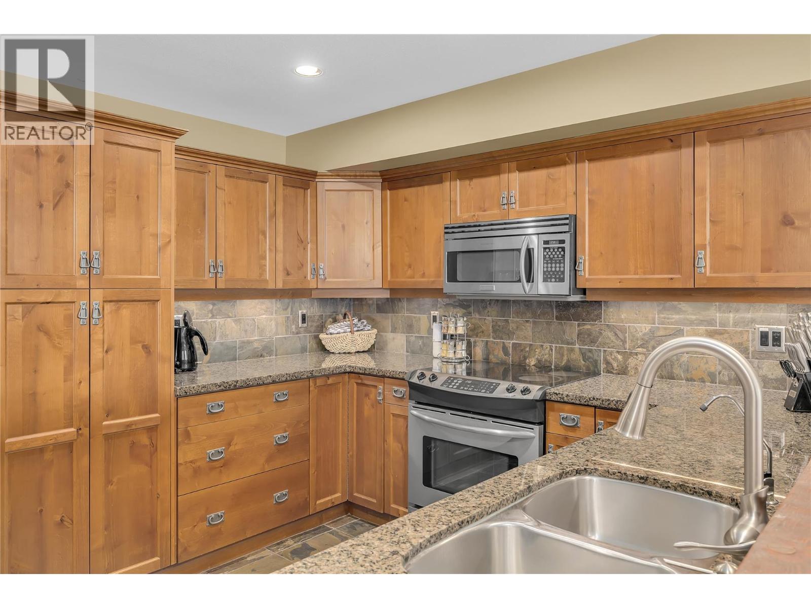 9 80 Kettleview Road, Big White