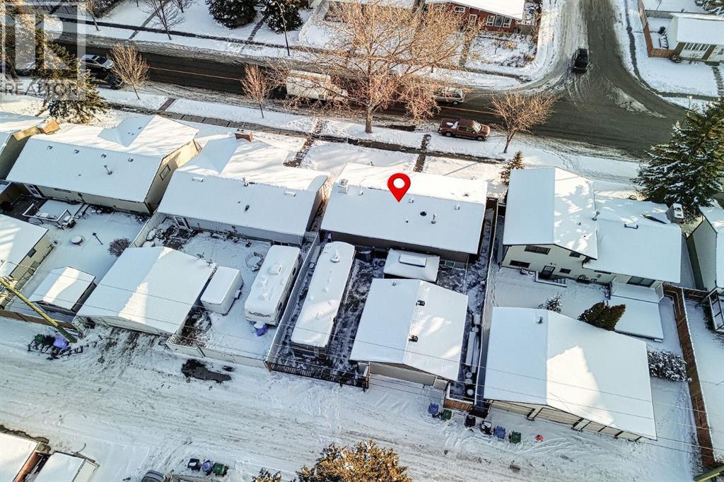 Single Family House Bi-level for Sale in  Rundlehorn Drive NE Rundle Calgary 