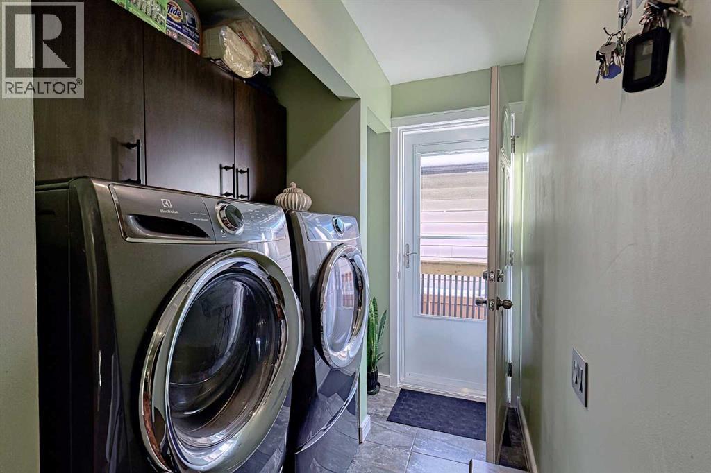 Single Family House Bi-level for Sale in  Rundlehorn Drive NE Rundle Calgary 