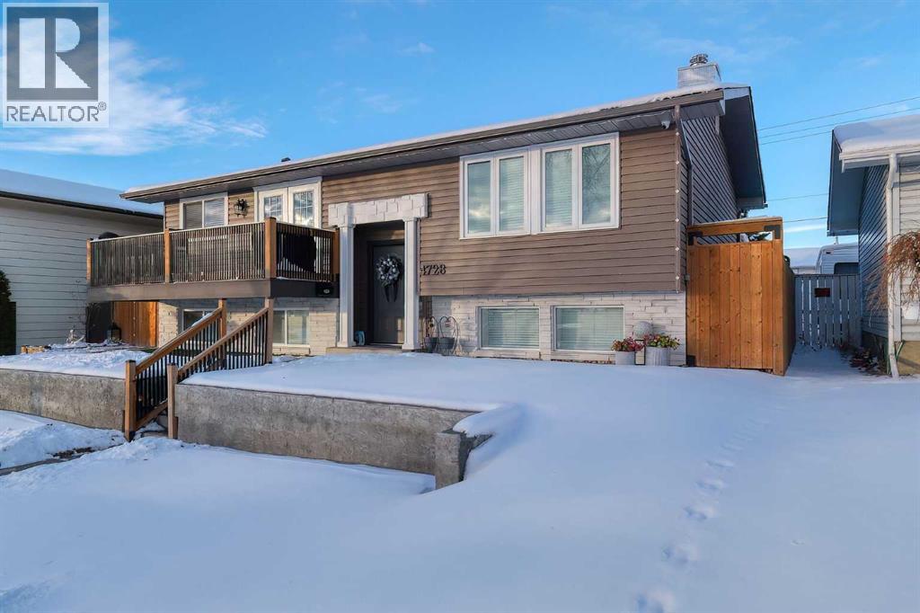 Single Family House Bi-level for Sale in  Rundlehorn Drive NE Rundle Calgary 