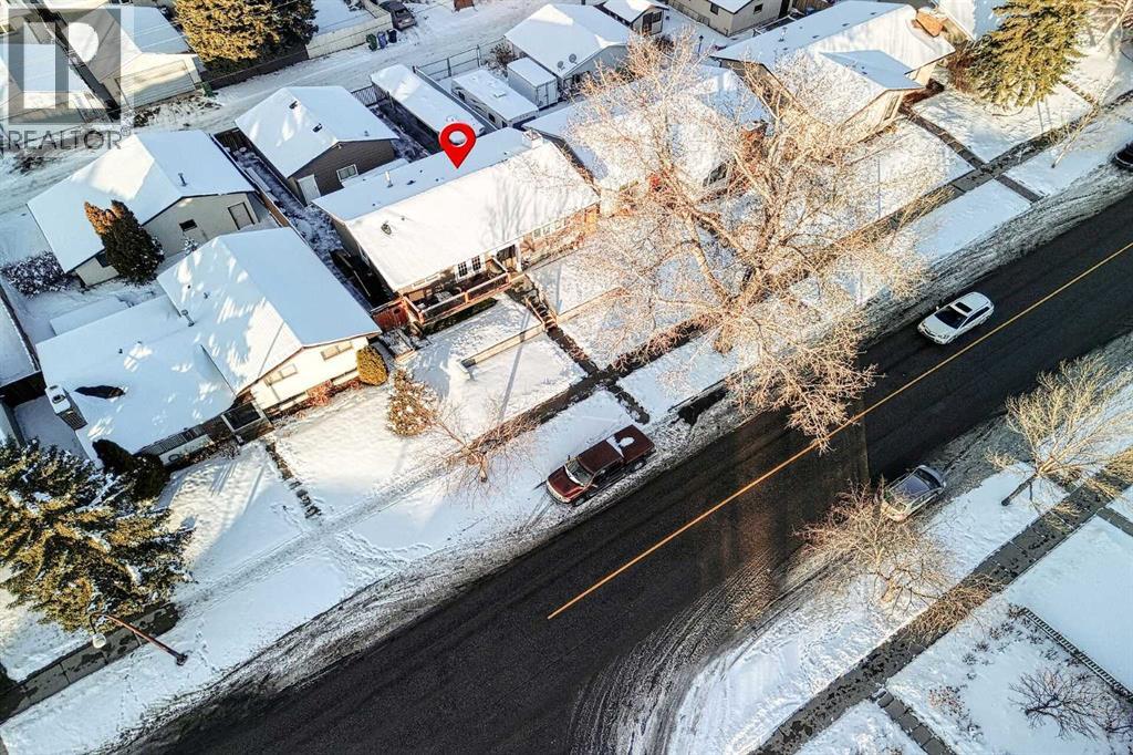 Single Family House Bi-level for Sale in  Rundlehorn Drive NE Rundle Calgary 