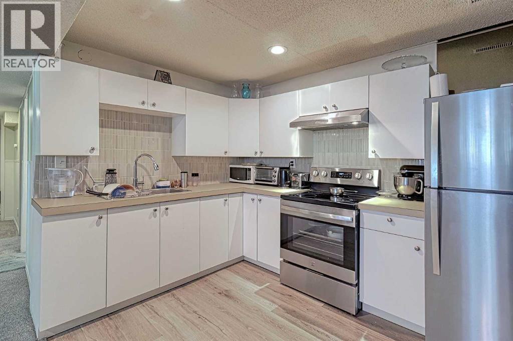 Single Family House Bi-level for Sale in  Rundlehorn Drive NE Rundle Calgary 