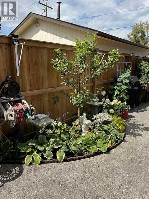 Single Family House Bi-level for Sale in  Rundlehorn Drive NE Rundle Calgary 