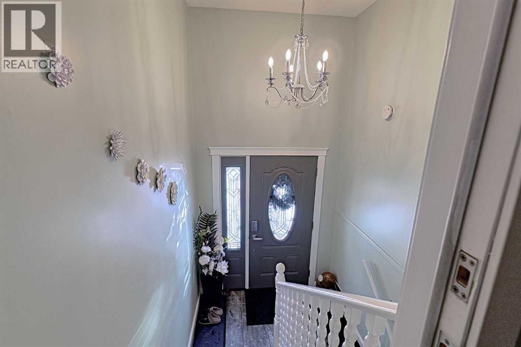 Single Family House Bi-level for Sale in  Rundlehorn Drive NE Rundle Calgary 